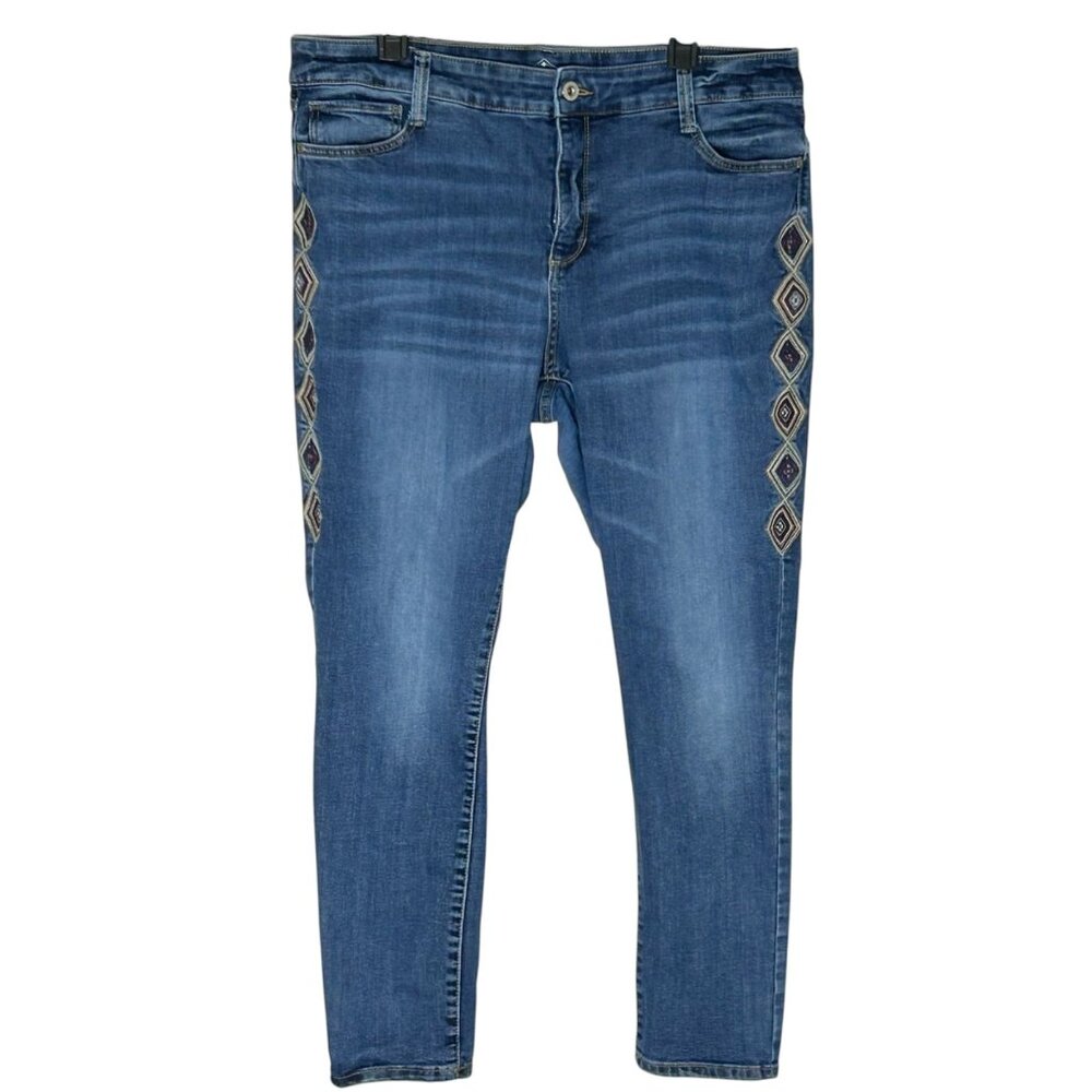 St John's Bay Women's Skinny Leg size 18 Embroidered  Blue Jeans